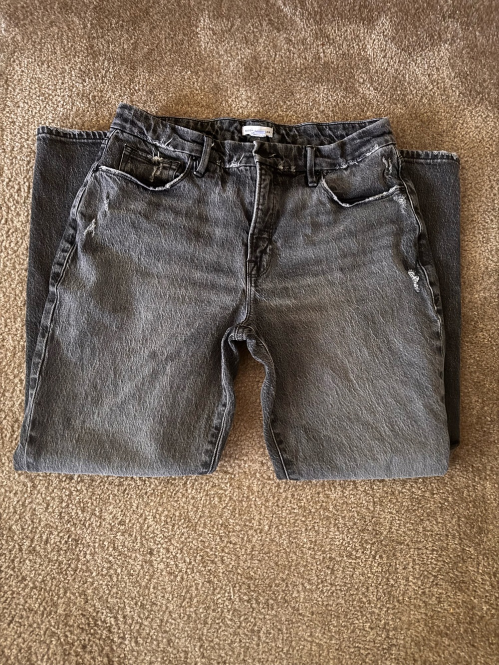 Good American Slim Straight Jeans in Washed Charcoal